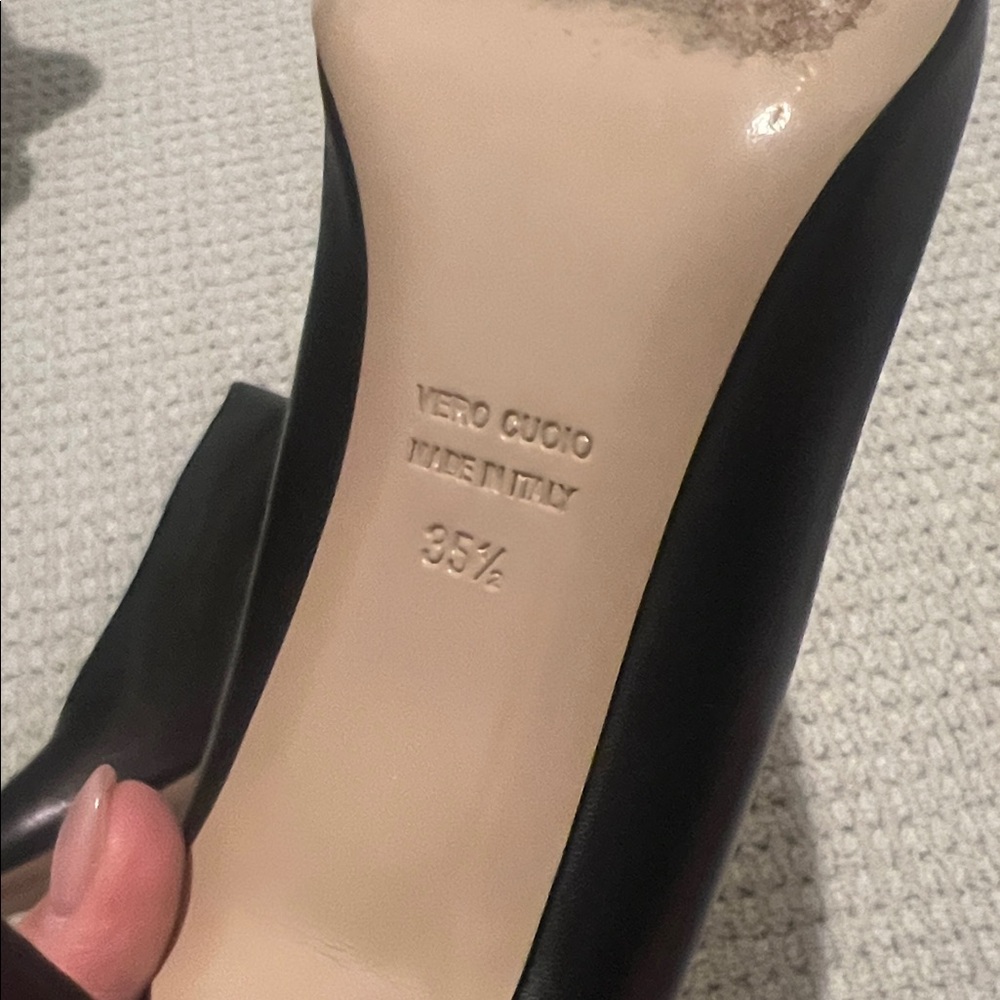 275Central Black Draco heel V cut pointed toe all leather - Picture 6 of 6